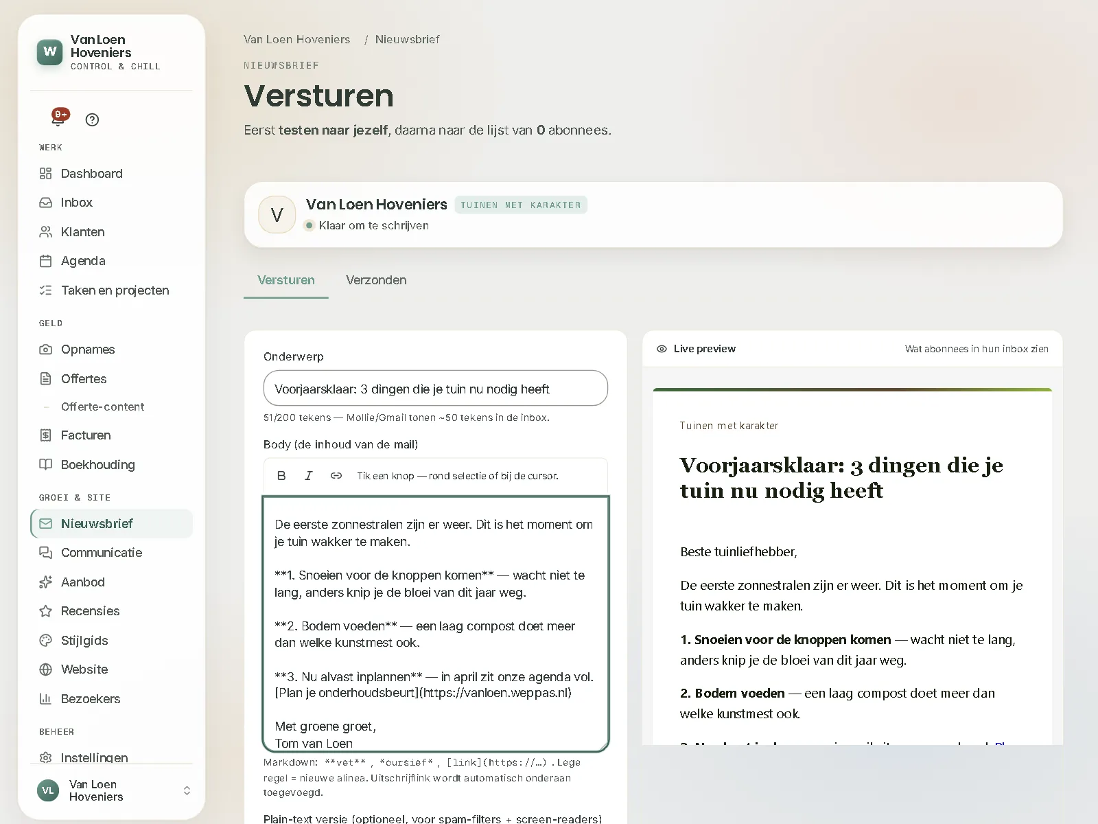 De nieuwsbrief-editor met onderwerp, tekst en live preview